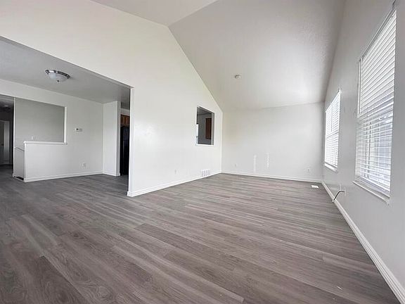 4th image of 327 N 270 W