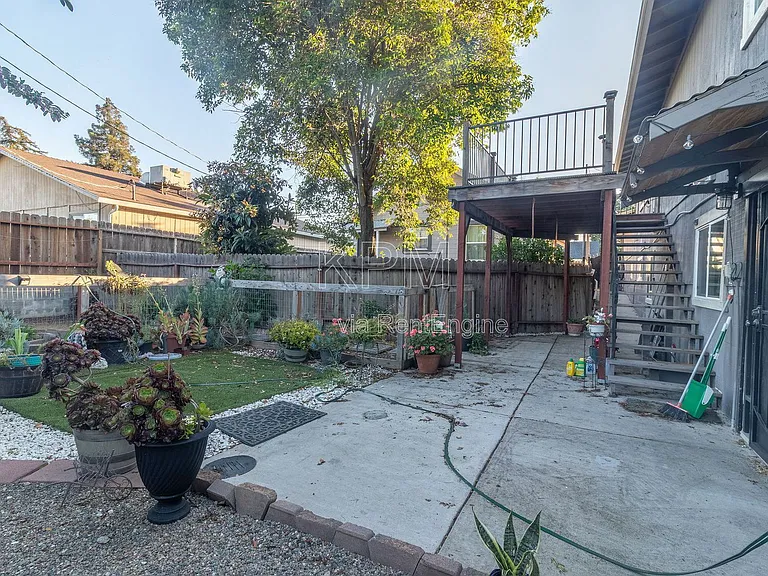 420 E Hampton St #B — Photo 18