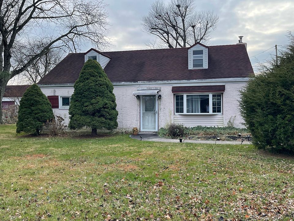 1st image of 2732 Castle Dr