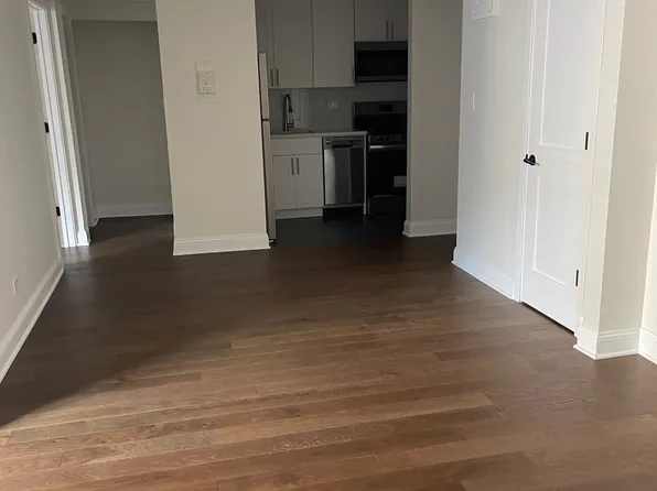 31-85 Crescent Street image 3 of 8