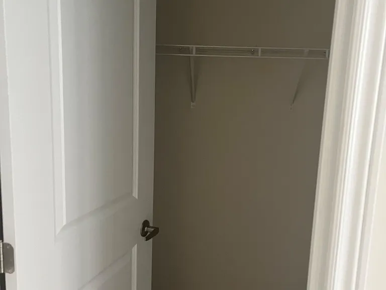 23 Boland Ct #1 BDRM UPPER LEVEL — Photo 3
