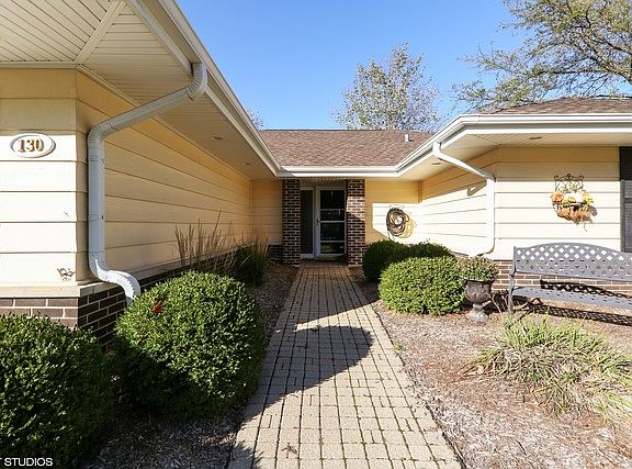2nd image of 22W130 Glen Valley Dr