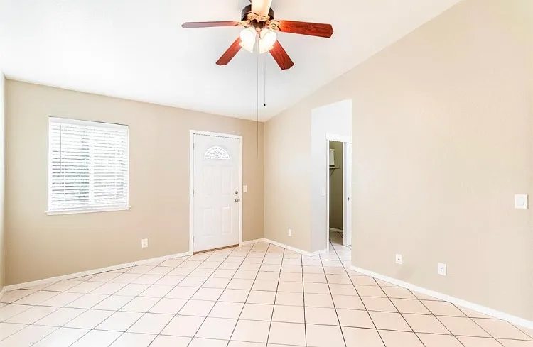 1304 Tyler Ct — Photo 27