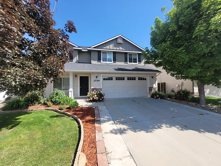 2556 E Copper Point — Photo 2