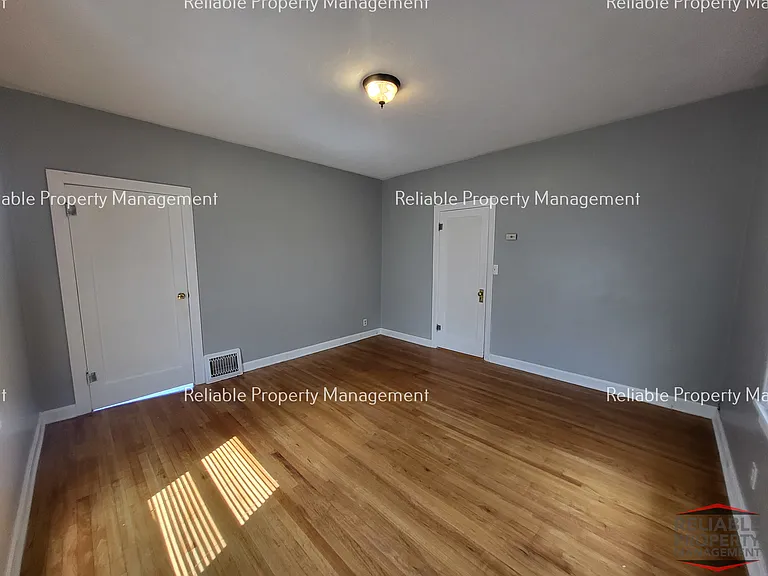 312 Gladstone St #A — Photo 6