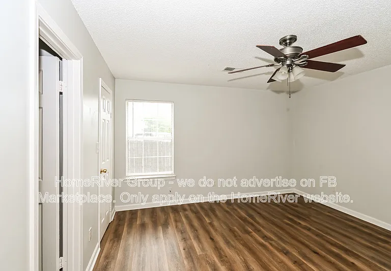 7007 Village Ln — Photo 8