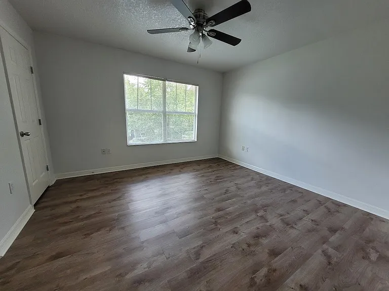 2348 SW 42nd Dr #148 — Photo 6
