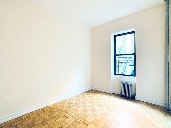 3rd image of 407 W 52nd St APT 4C