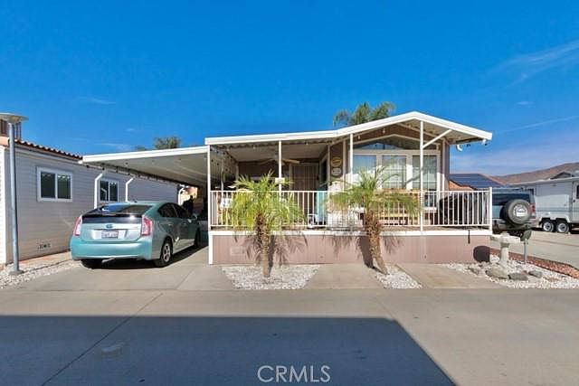 1st image of 1422 Western Dr