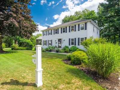30 Eisenhower Cir, Wellesley, MA, 02482