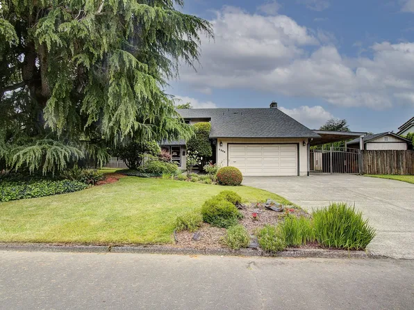 7206 NE Meadows Dr, Vancouver, WA 98662