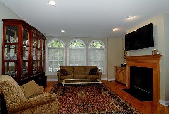 2nd image of 1717 N Larrabee St #1N