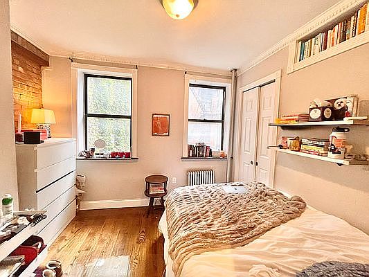 3rd image of 539 E 12th St #2