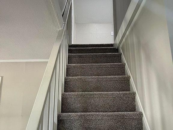 4th image of 2702 Holt Ln