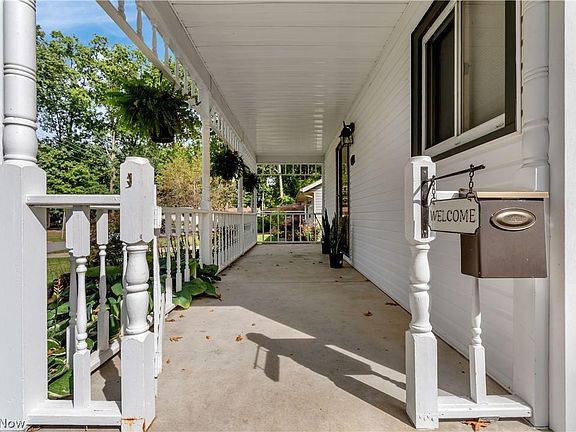 4th image of 2627 Windsor Ave