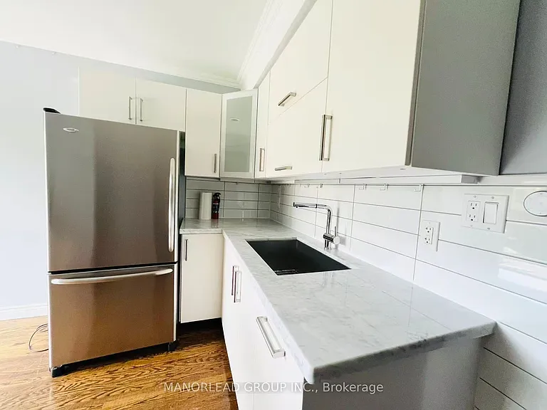 10 Greenyards Dr — Photo 22