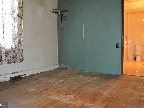 5th image of 118 W Edgevale Rd