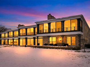 24356 E River Rd UNIT 14-14-14, Grosse Ile, MI 48138