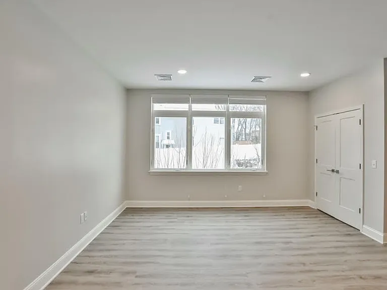 The Reserve on Hackett Apartments — Photo 35