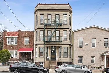 198 Griffith Street, #2R