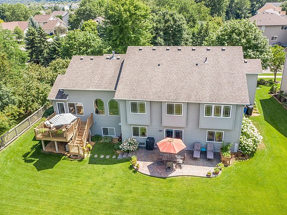 3rd image of 1632 Windsor Dr S