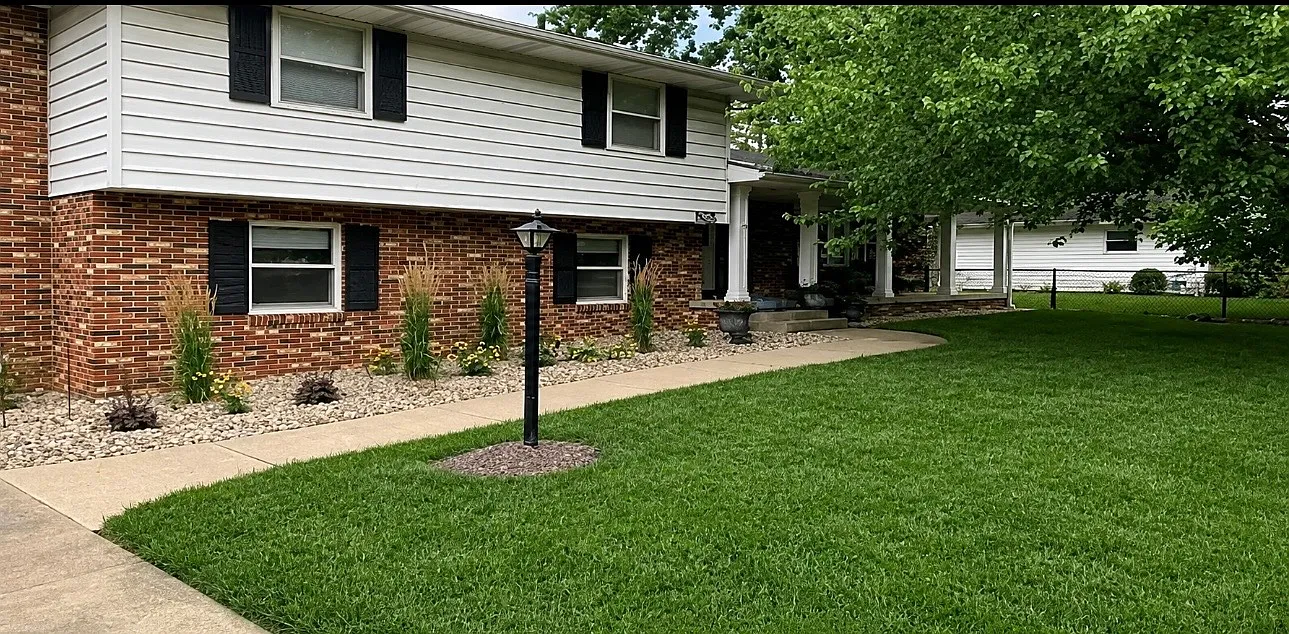 3 bed, 1.5 bath, 1400 sqft, $1,700 — Photo 3