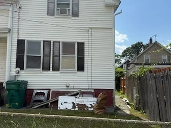 131 London St, Lowell, MA 01852