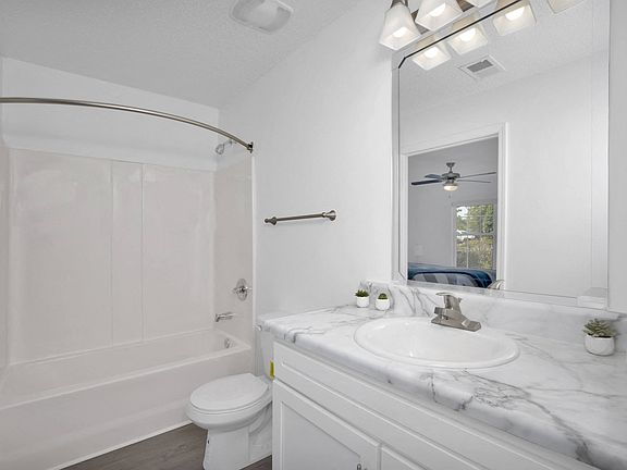 5th image of 812 Crescent Commons Way #4866738