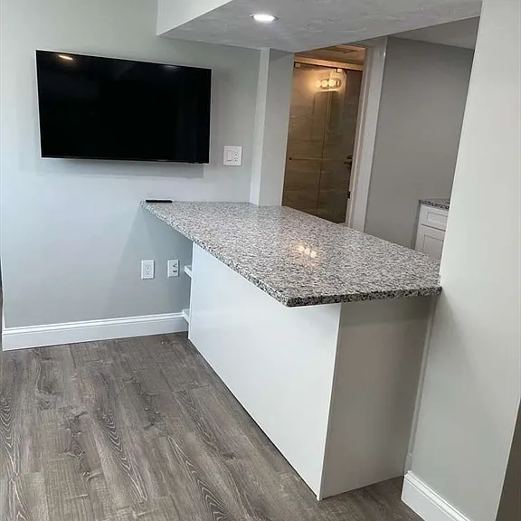 33 Jackson Ave #1R — Photo 8