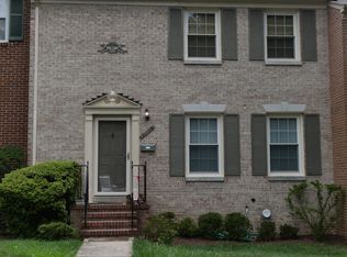 9518 Hunt Square Ct, Springfield, VA 22153