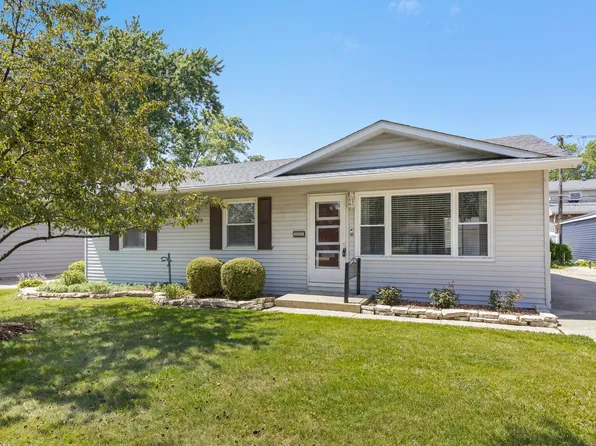 222 E Maxon Ln, Streamwood, IL 60107