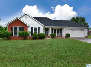 143 Clear Creek Dr, New Market, AL 35761