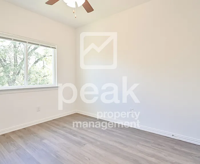 302 Byron St — Photo 21