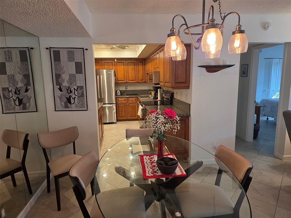 1st image of 959 SE 2nd Avenue #239