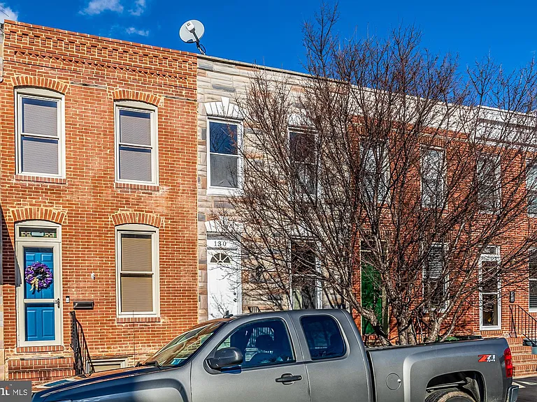 130 W Randall St — Photo 30