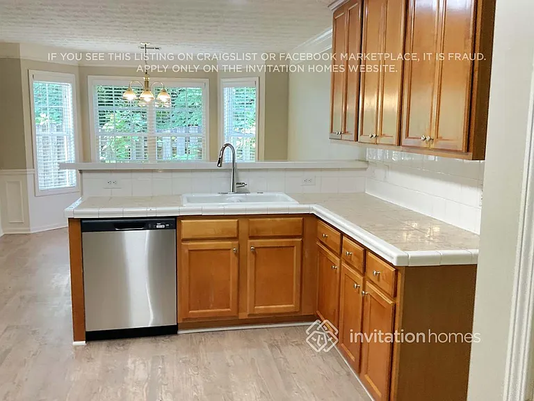 2802 Wynhaven Oaks Way — Photo 5