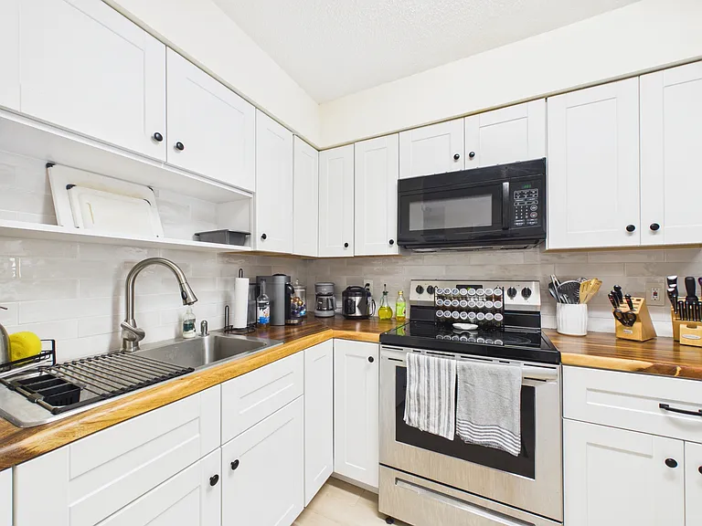 1411 E 109th Ave #B — Photo 7