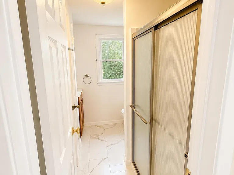 54 Longwood Dr — Photo 10