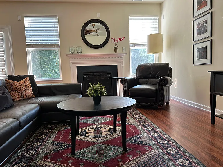 1906 Pear Tree Ln — Photo 26
