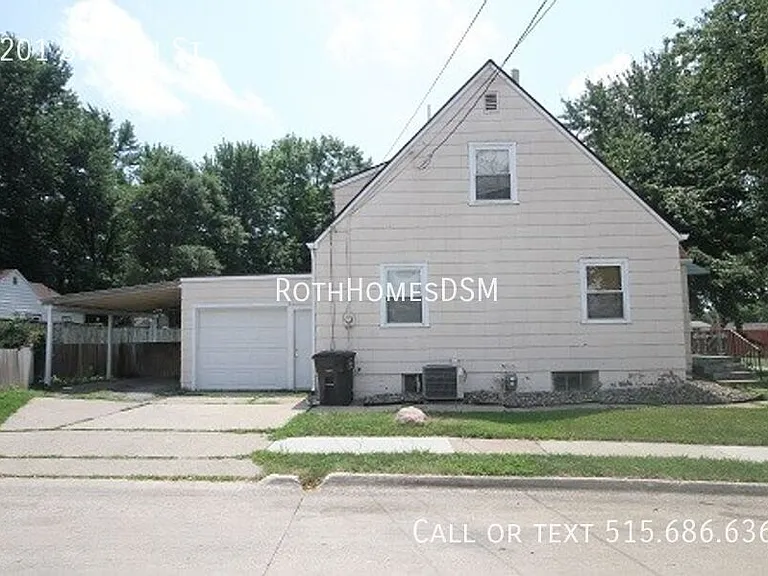 4201 SW 9th St — Photo 2