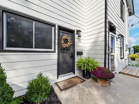 4th image of 637 Collins Bay Rd