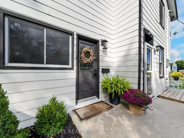 637 Collins Bay Rd, Kingston, ON K7M 5G7