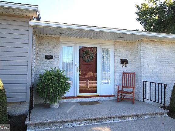 4th image of 102 Poe St
