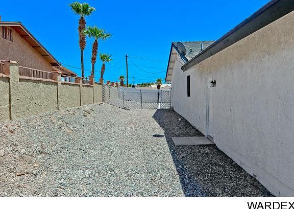 3rd image of 2740 Diablo Dr
