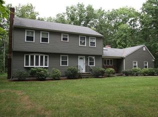 81 Gilcreast Rd, Londonderry, NH 03053