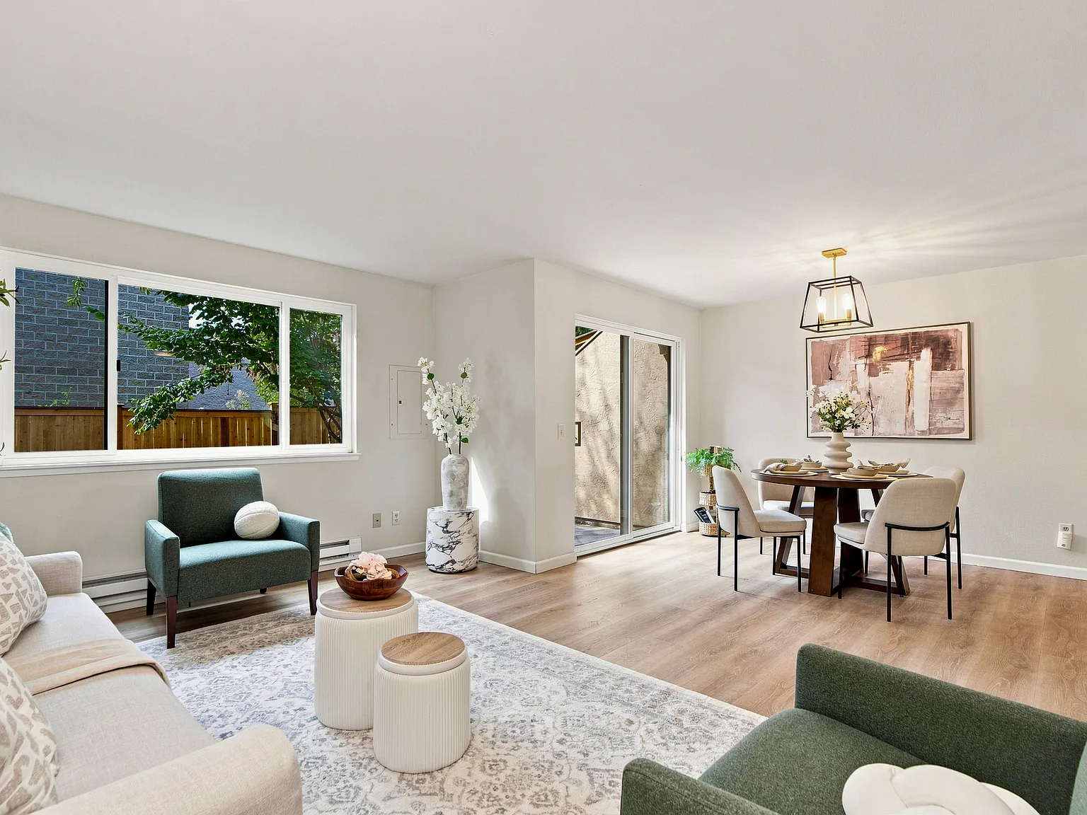 2 bed, 1.5 bath, 919 sqft, $2,600 — Photo 3