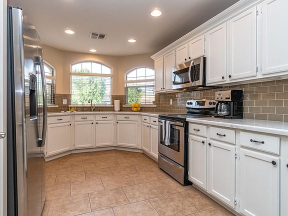 Gorgeous Kitchen Remodel!