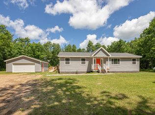 20320 Gates Rd, Howard city, MI 49329