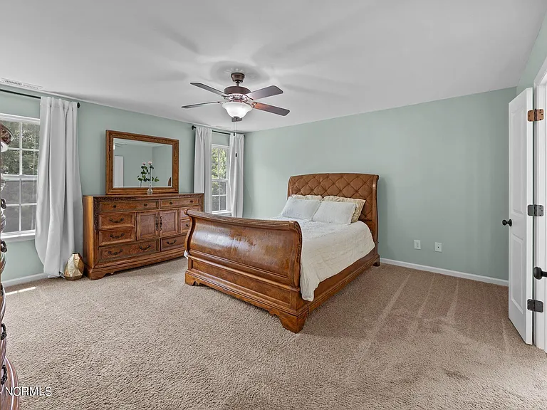 411 Palisades Way — Photo 34
