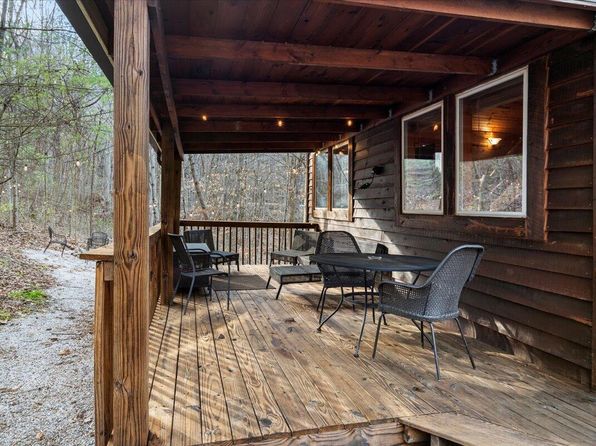 225 Platinum Dr, Stanton, KY 40380